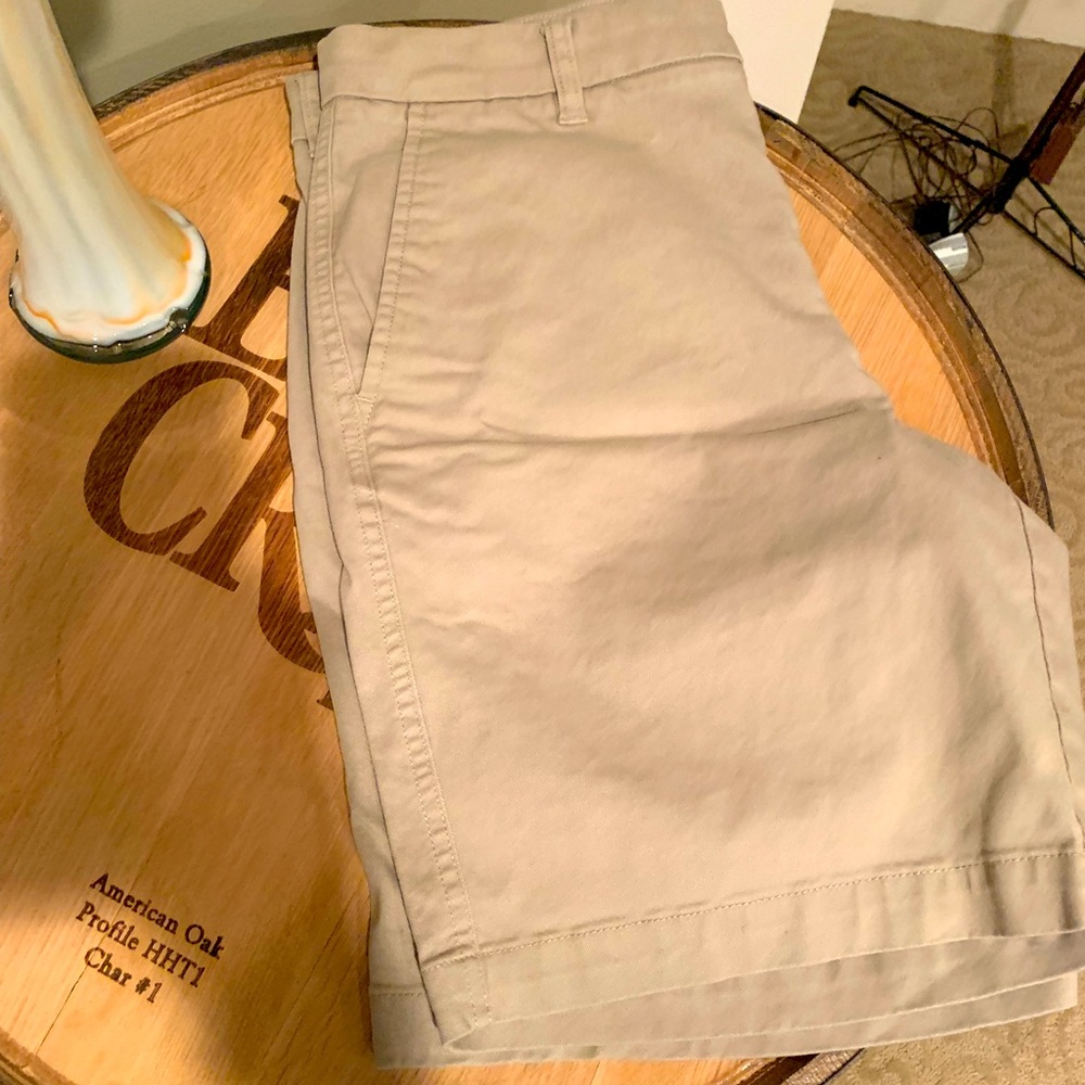 Chaps Kaki 32 Mens Shorts.